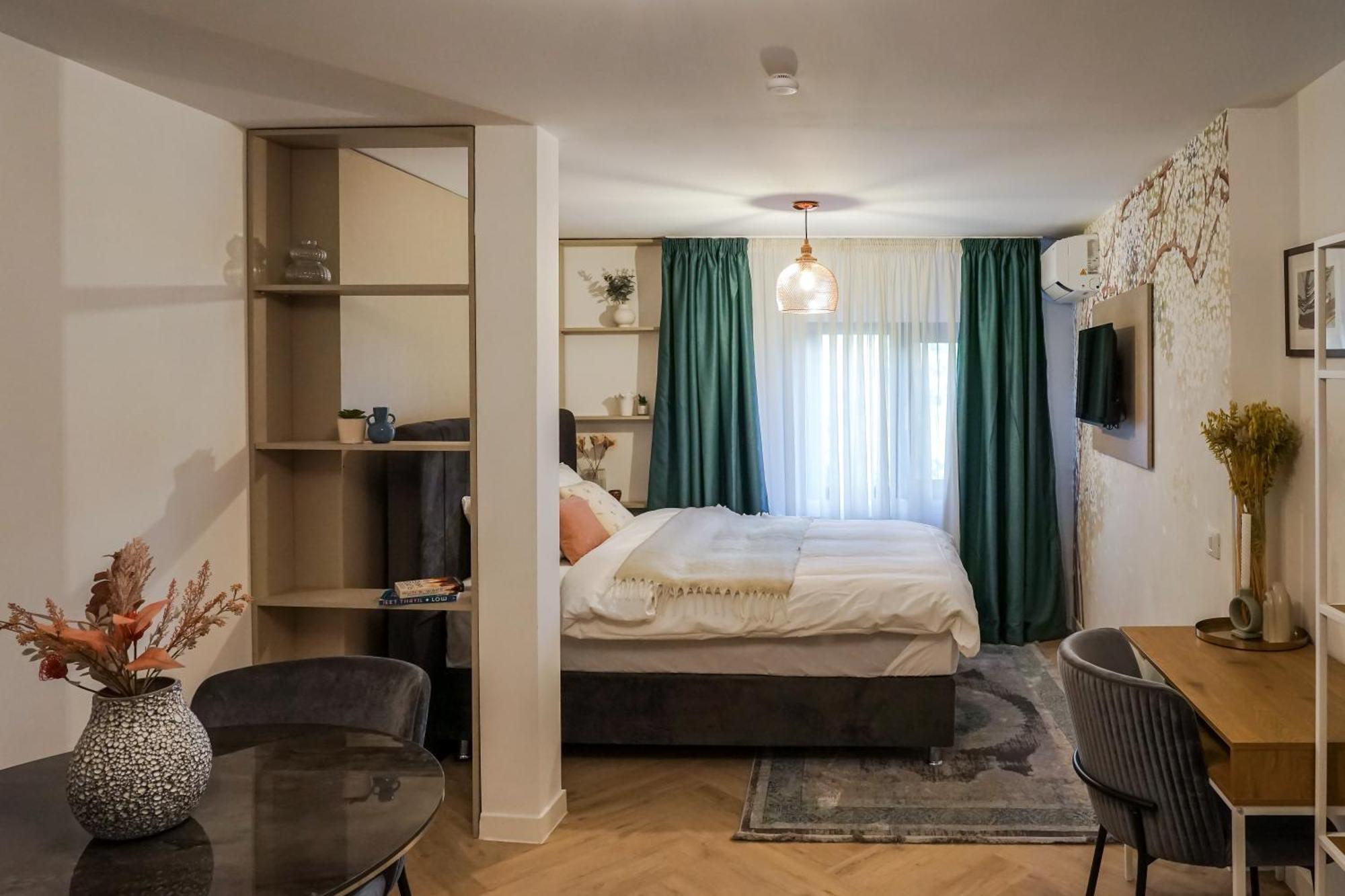 April Apartment Bucharest